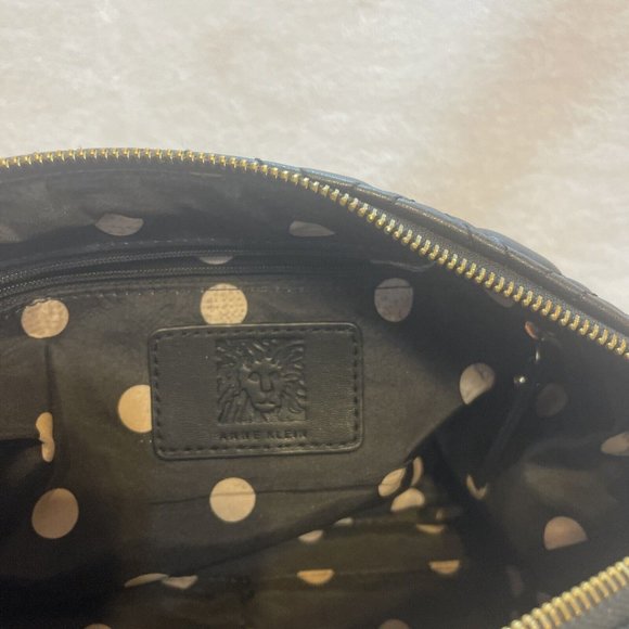 Classic Anne Klein Handbag Quilted‎ Black With Gold Hardware - Picture 6 of 12